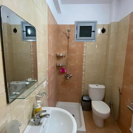 Ajlin's Lungomare Apartment Vlore
